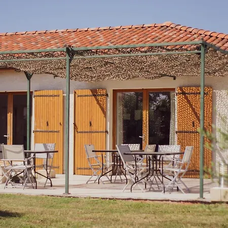 D'hotes Lempery Bed & Breakfast 3*