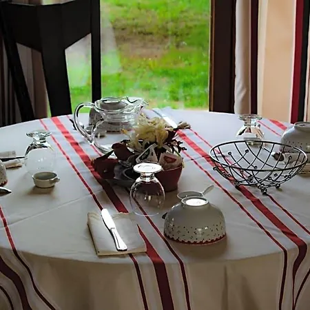 D'hotes Lempery Bed and breakfast Puechoursi